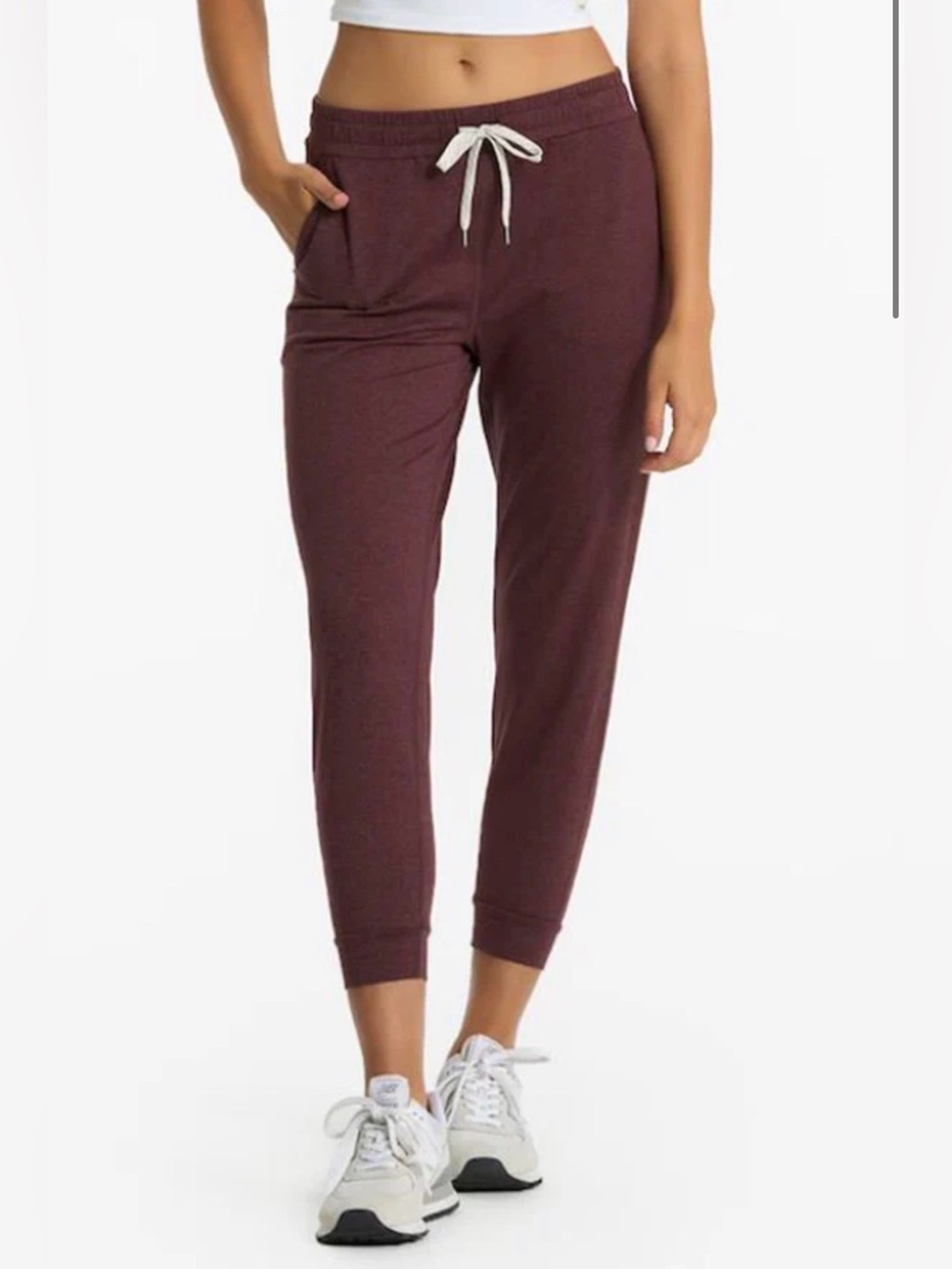 Vuori Performance Joggers Size Large Maroon Heather Like New Condition!
